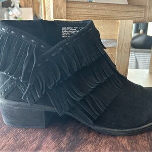 Naughty Monkey Suede Fringe Booties | Size 9 | Black | GUC